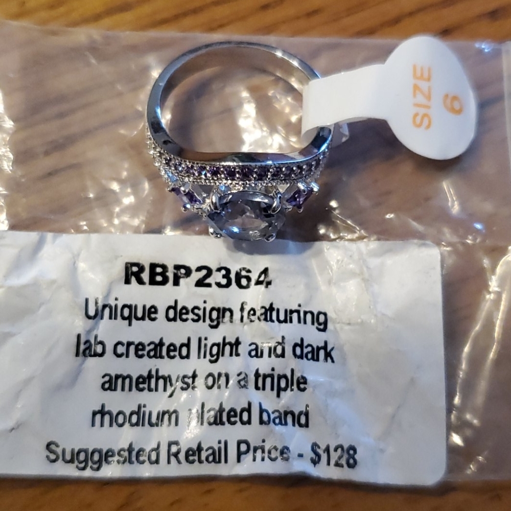 Ring - Picture 3 of 3
